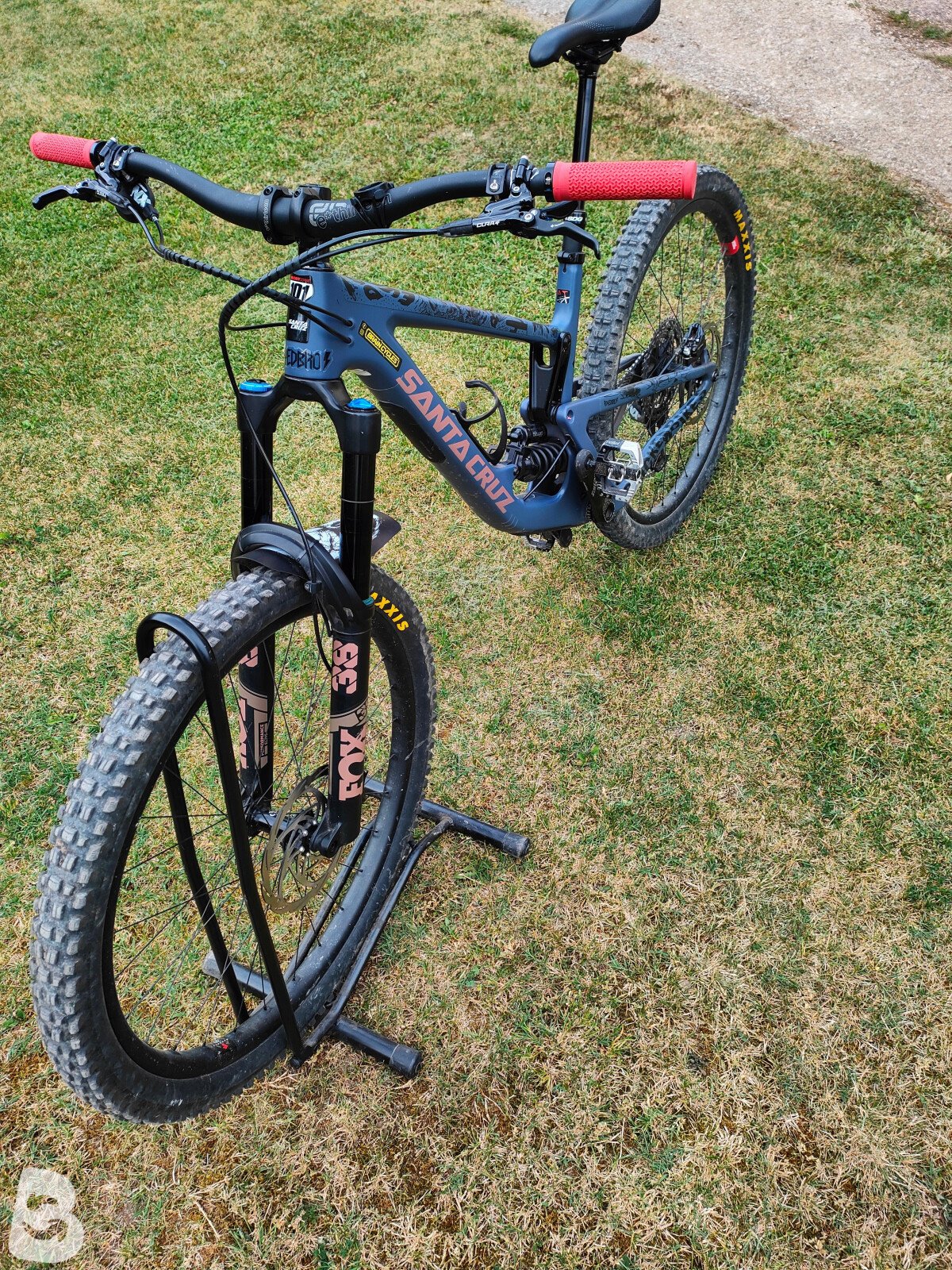 Santa Cruz Megatower XT Coil Carbon 2022