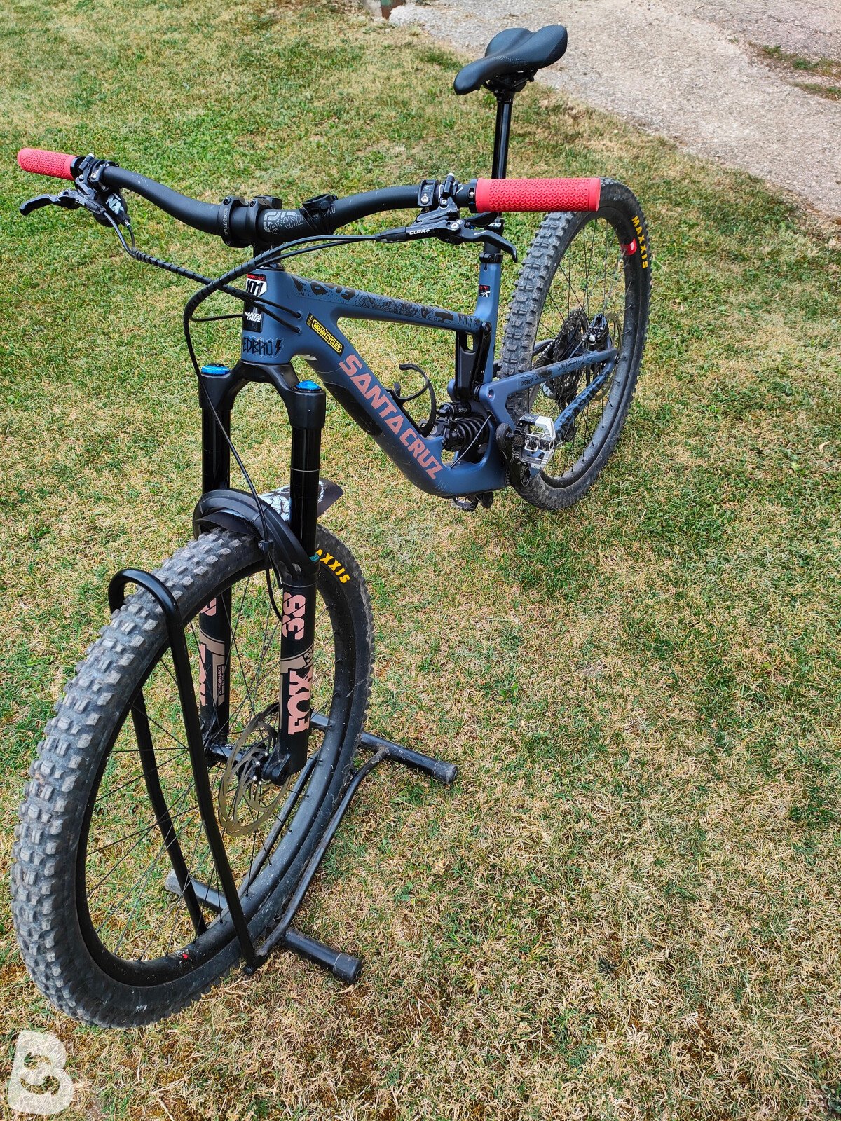 Santa Cruz Megatower XT Coil Carbon 2022