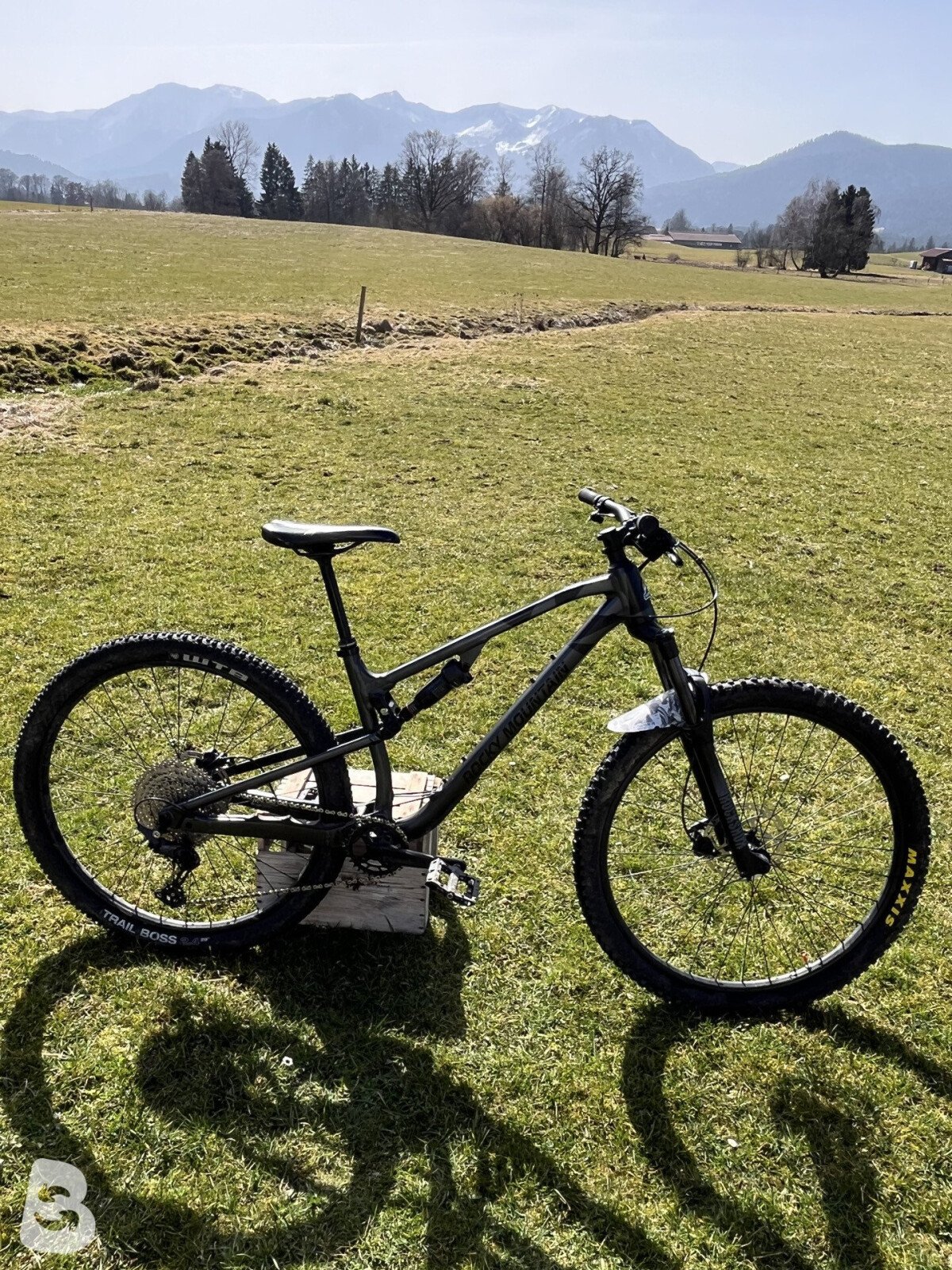 Rocky Mountain Element Alloy 10 2024