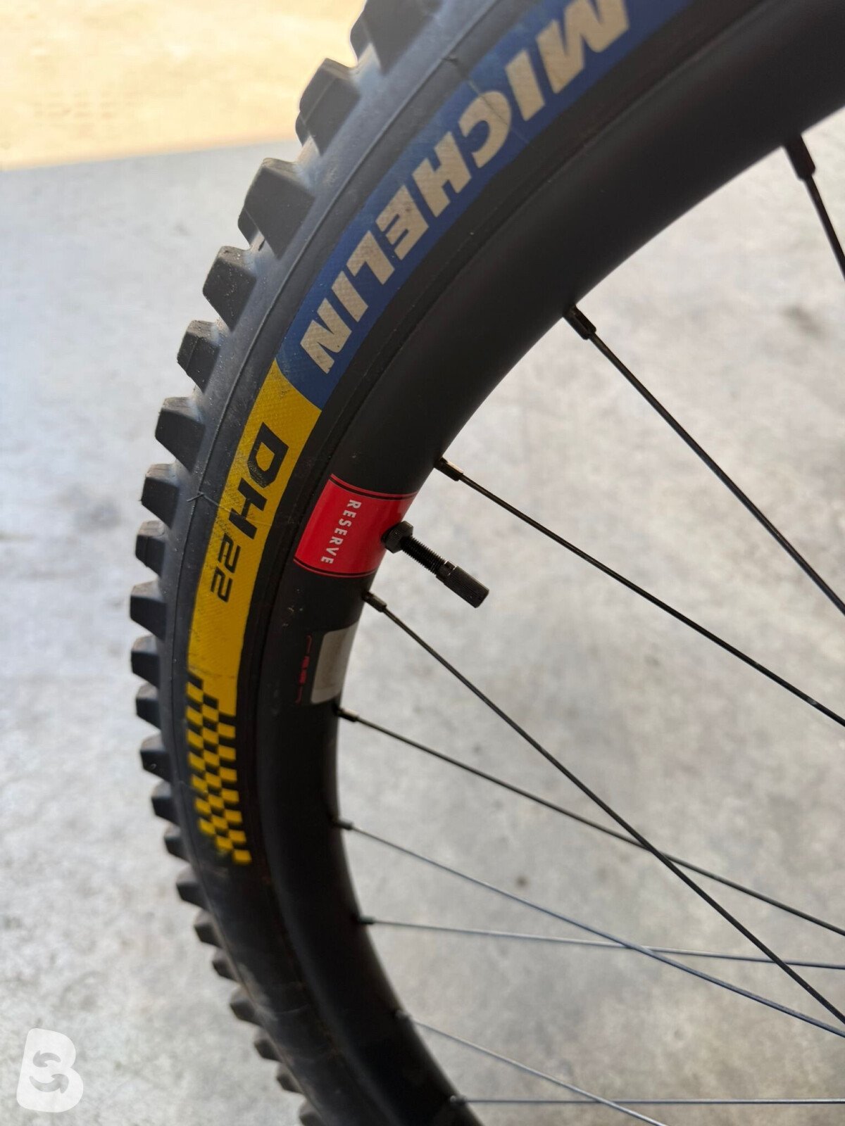 Santa Cruz V10 2024