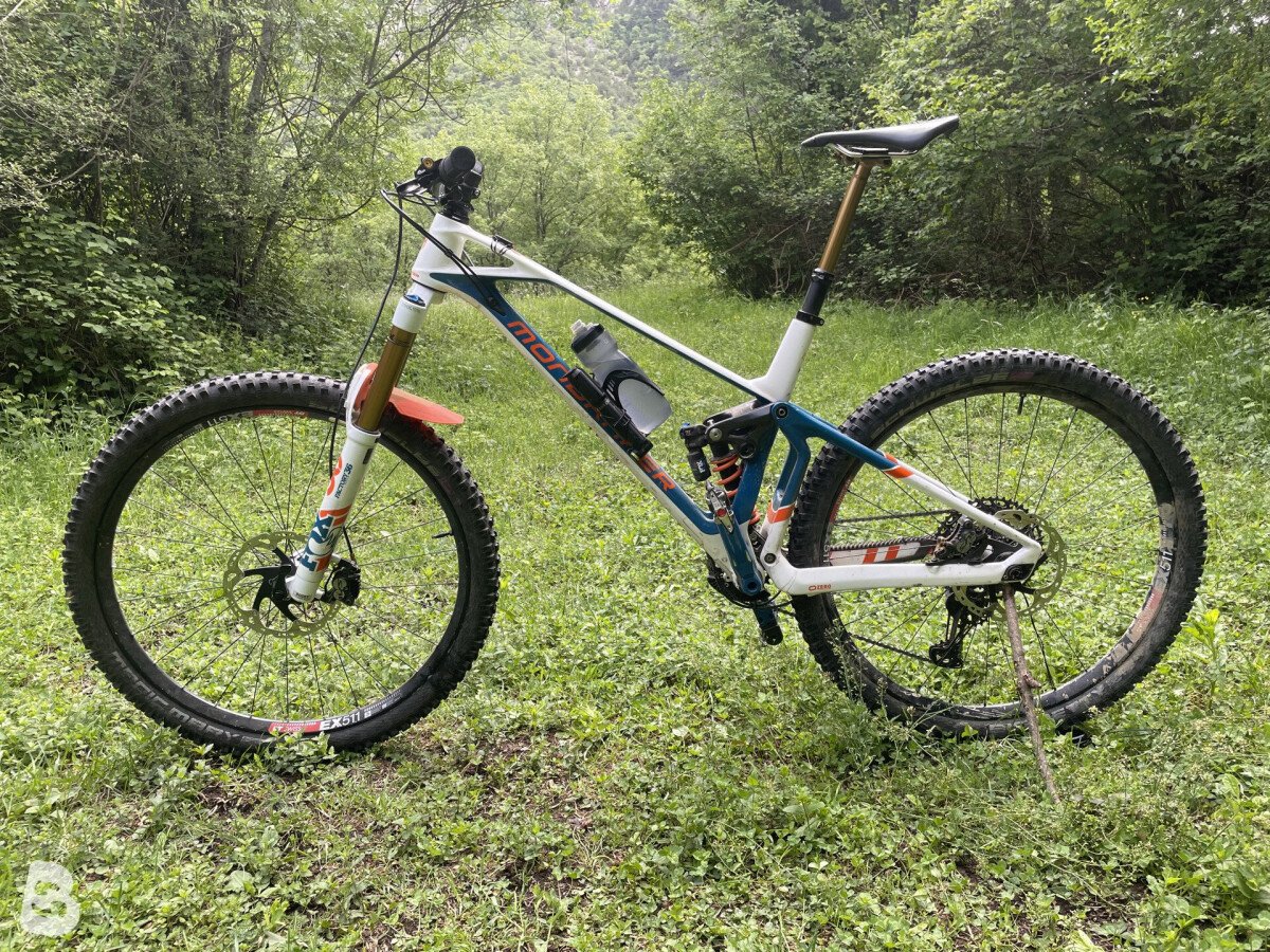 Mondraker Superfoxy carbon R 2022