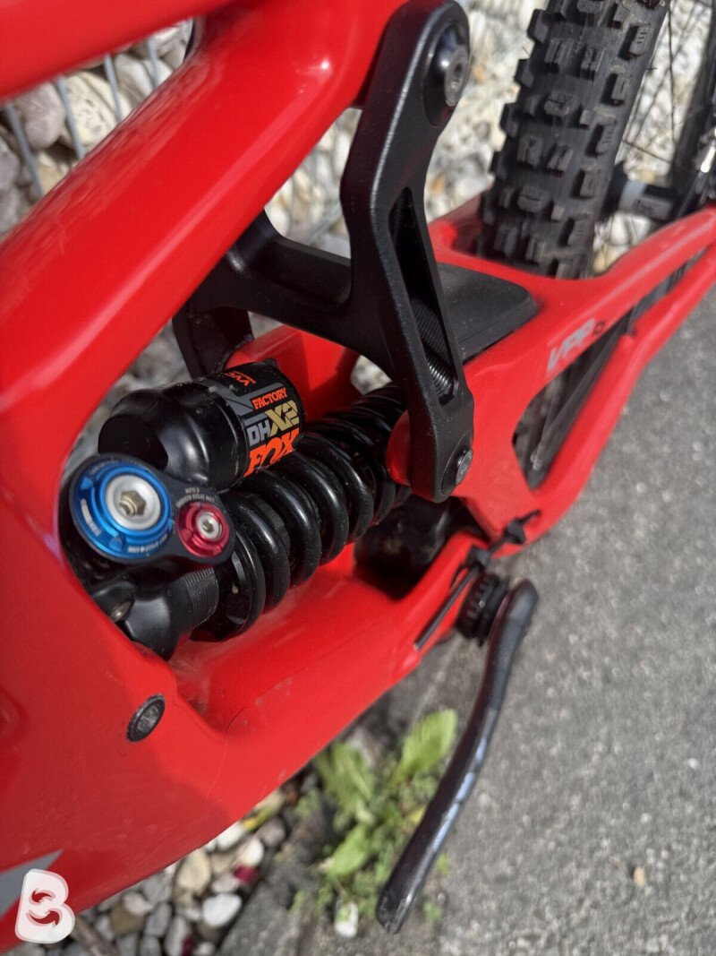 Santa Cruz V10 S Carbon 2025