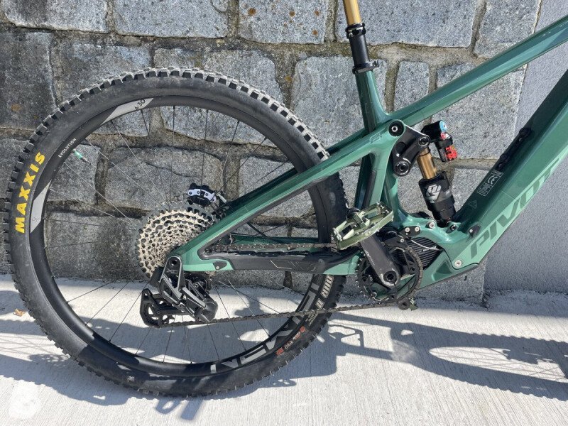 Pivot Shuttle LT 2024