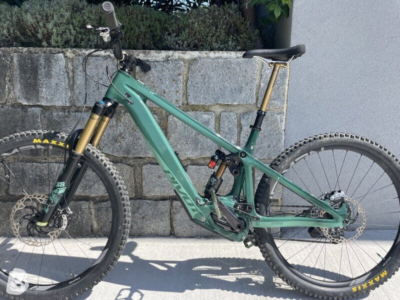 Pivot Shuttle LT 2024