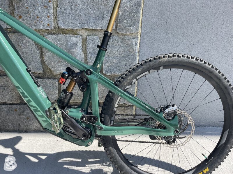 Pivot Shuttle LT 2024