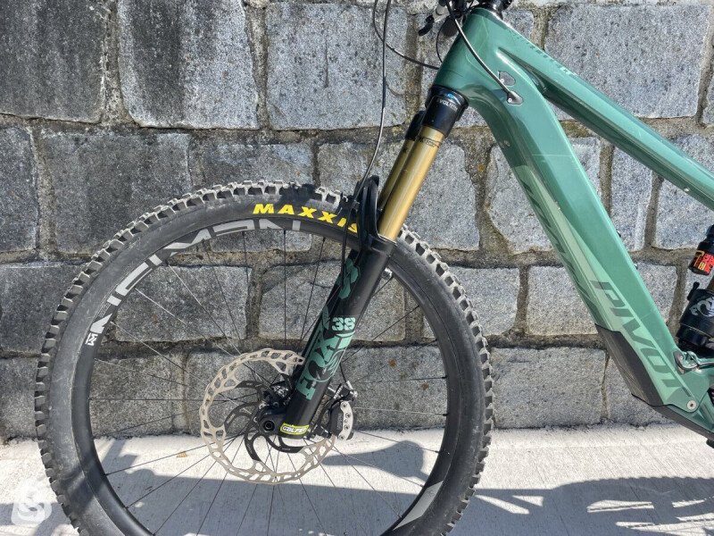 Pivot Shuttle LT 2024