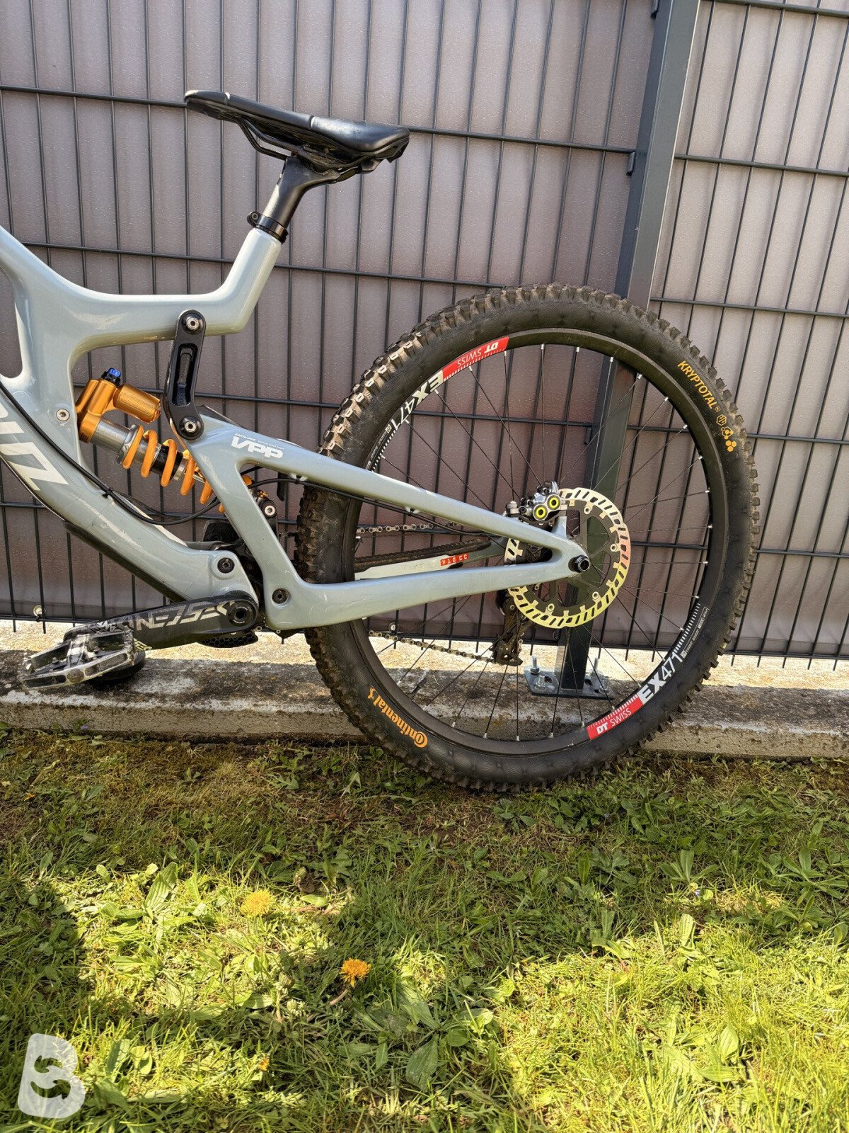 Santa Cruz V10 2021