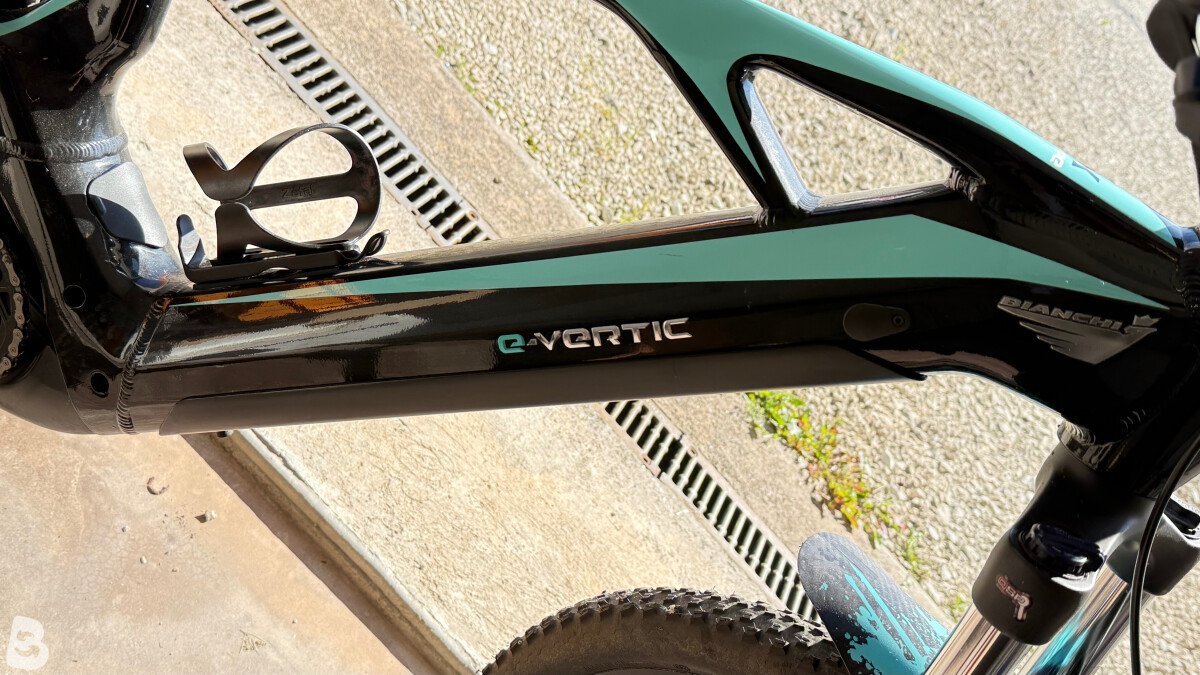 Bianchi E-vertic x type L 2023