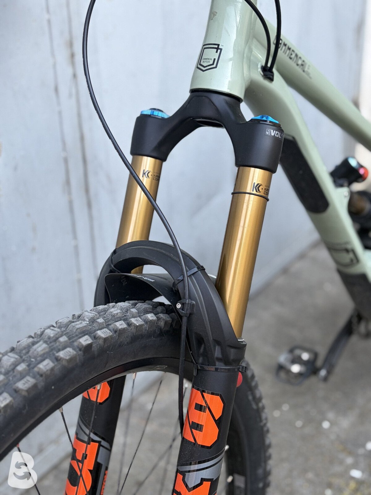 Commencal Clash Essential 2021