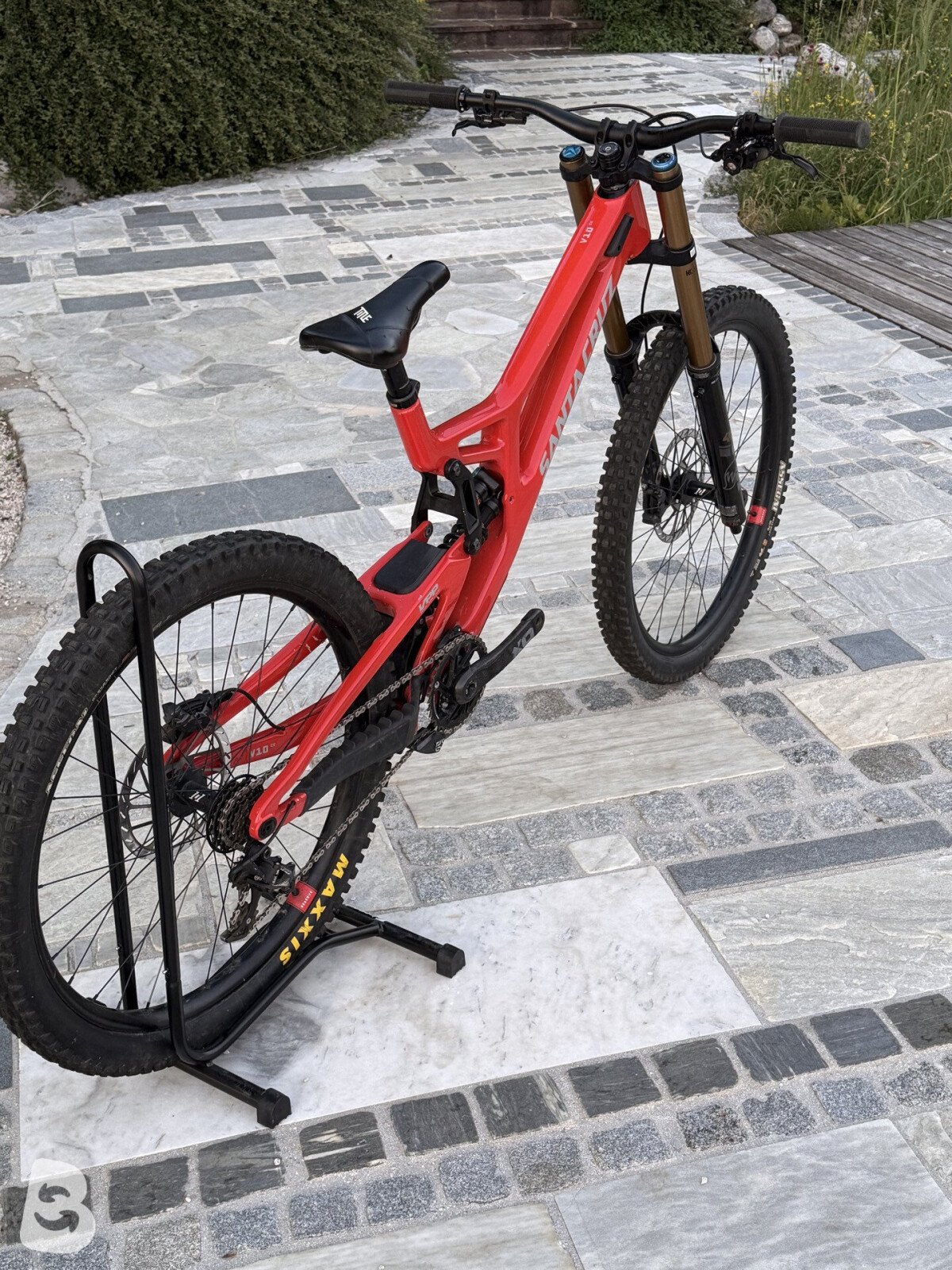 Santa Cruz V10 2024