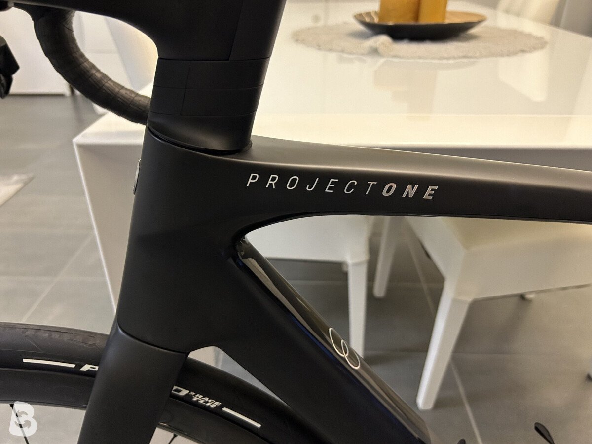 Trek Madone 8 2025