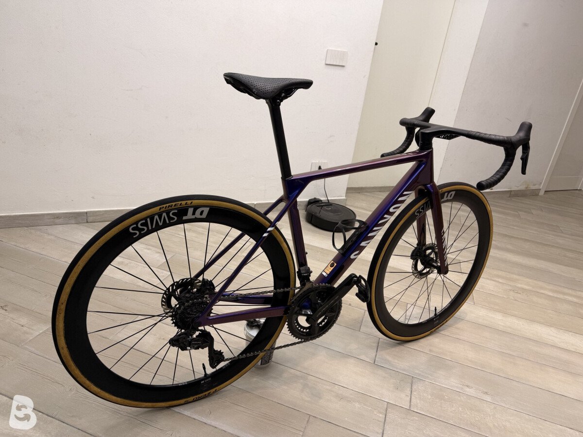 Canyon Ultimate CFR Di2 Aero 2023