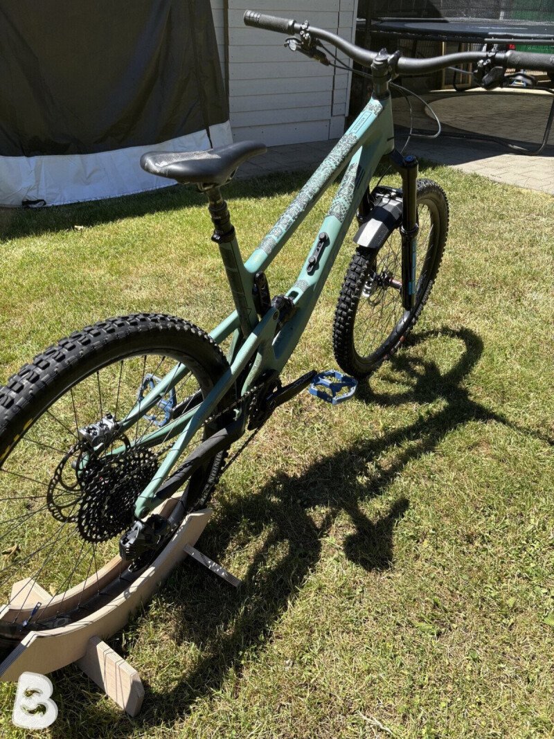 Santa Cruz Bronson R Carbon 2021