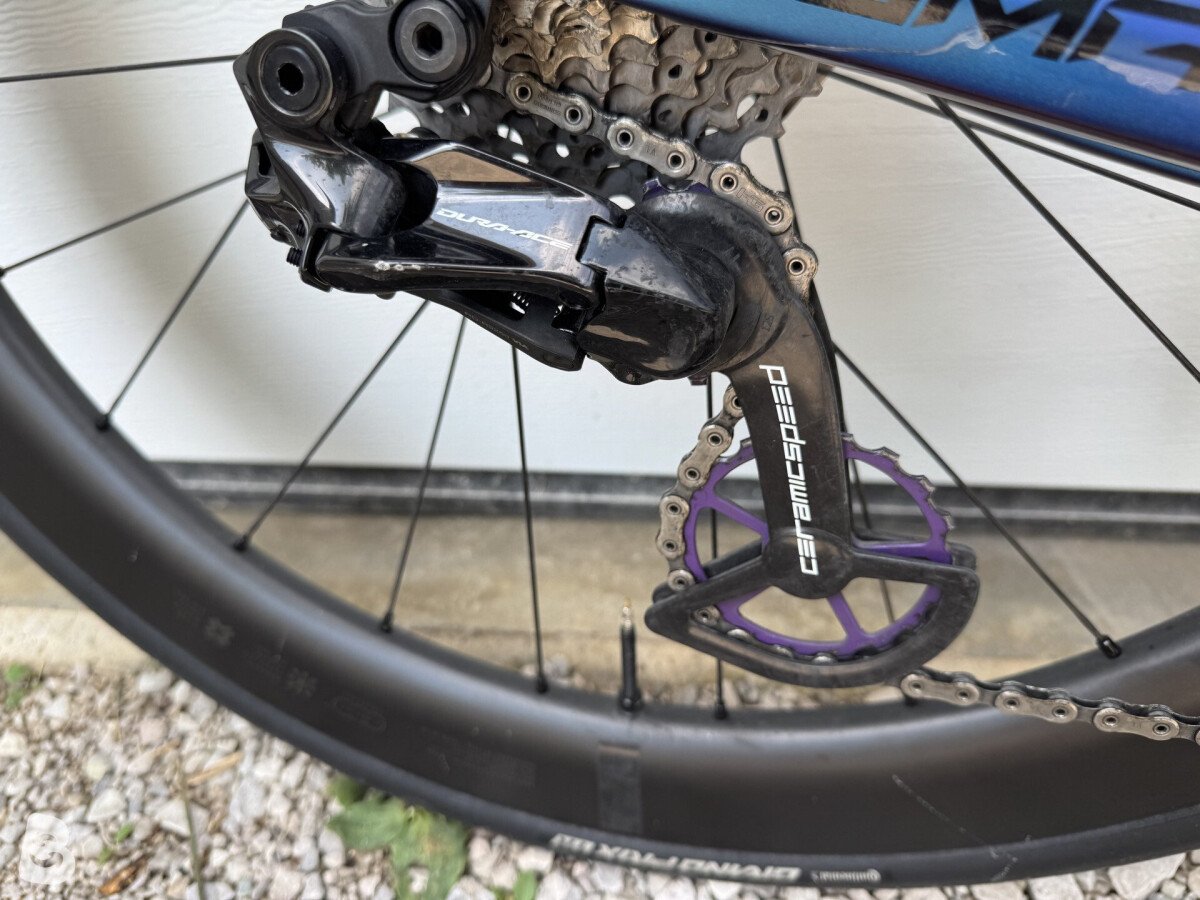 Pinarello Dogma F 2025