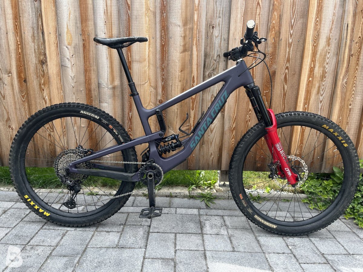 Santa Cruz Nomad Cc custom 2022