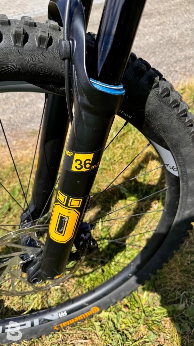 Pivot SHUTTLE SL Pro X01 2023