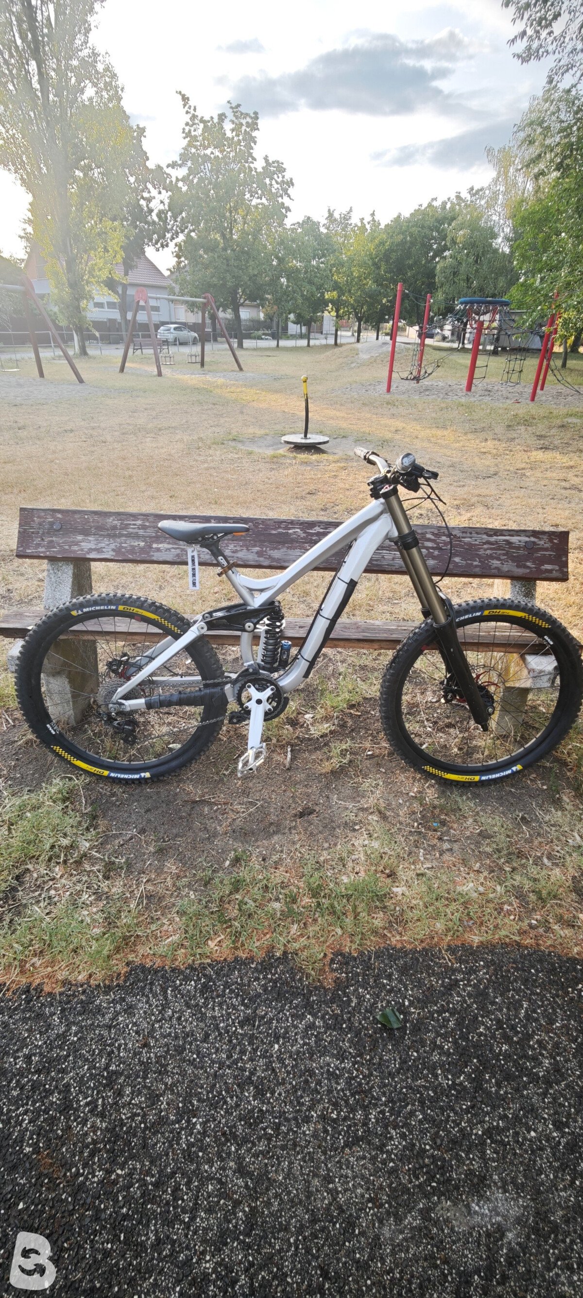 Trek Session 8 2017