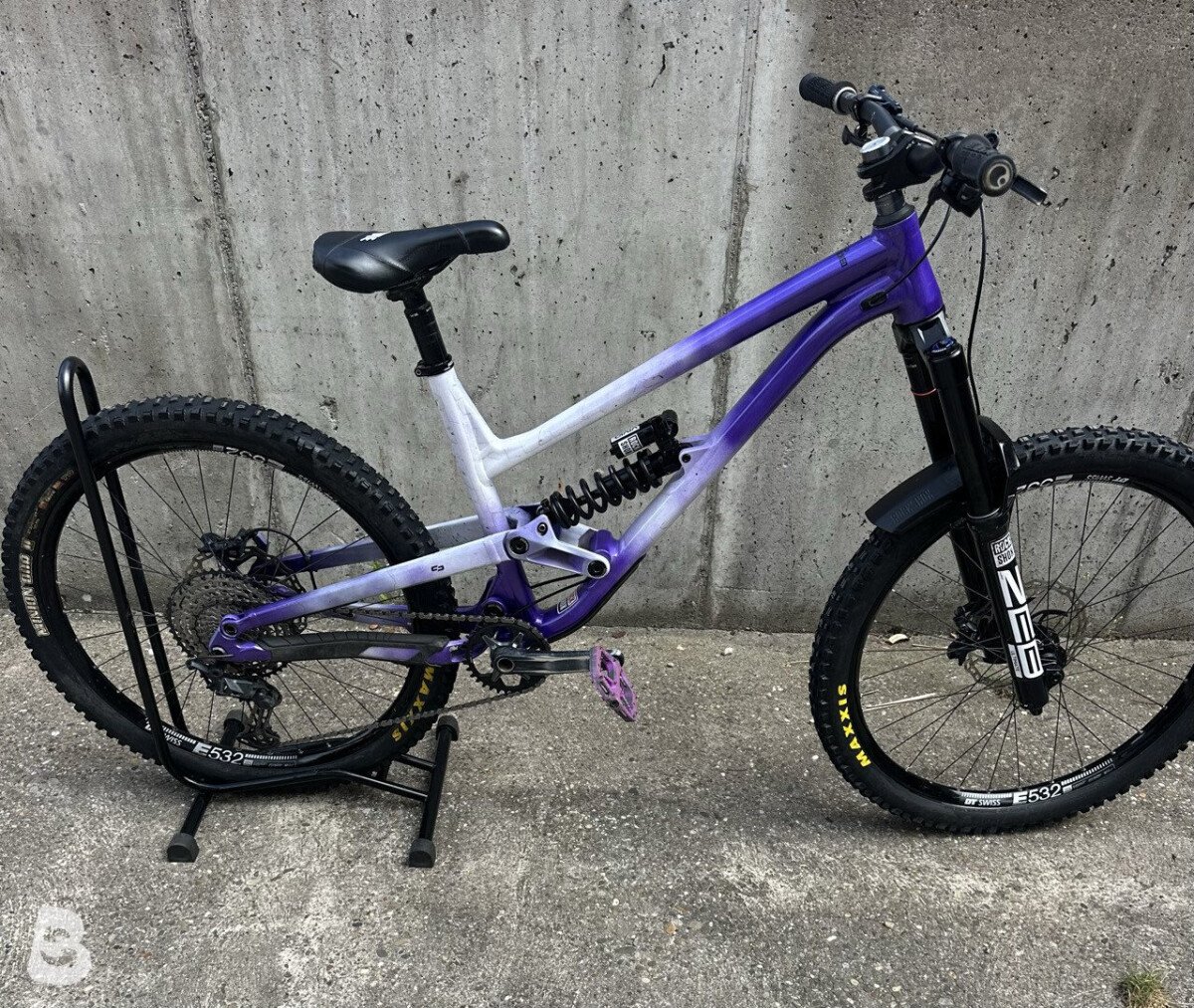 Commencal Clash Essential 2024
