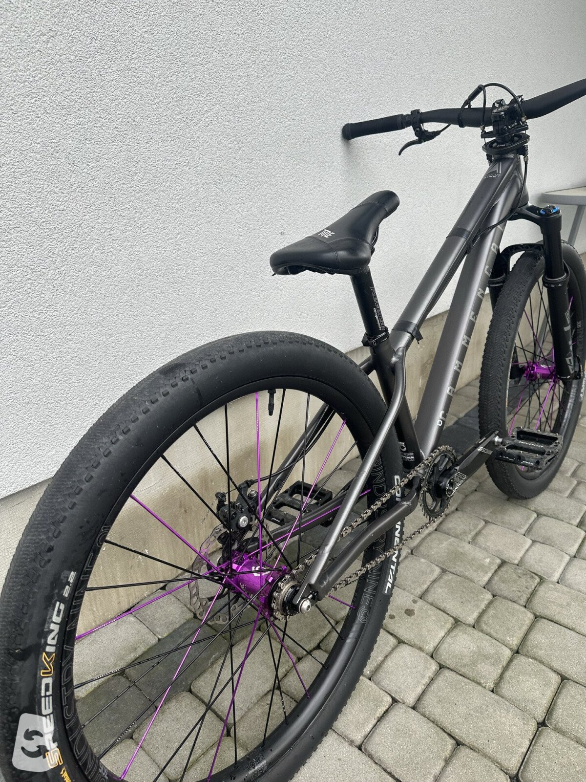 Commencal Absolut 2025