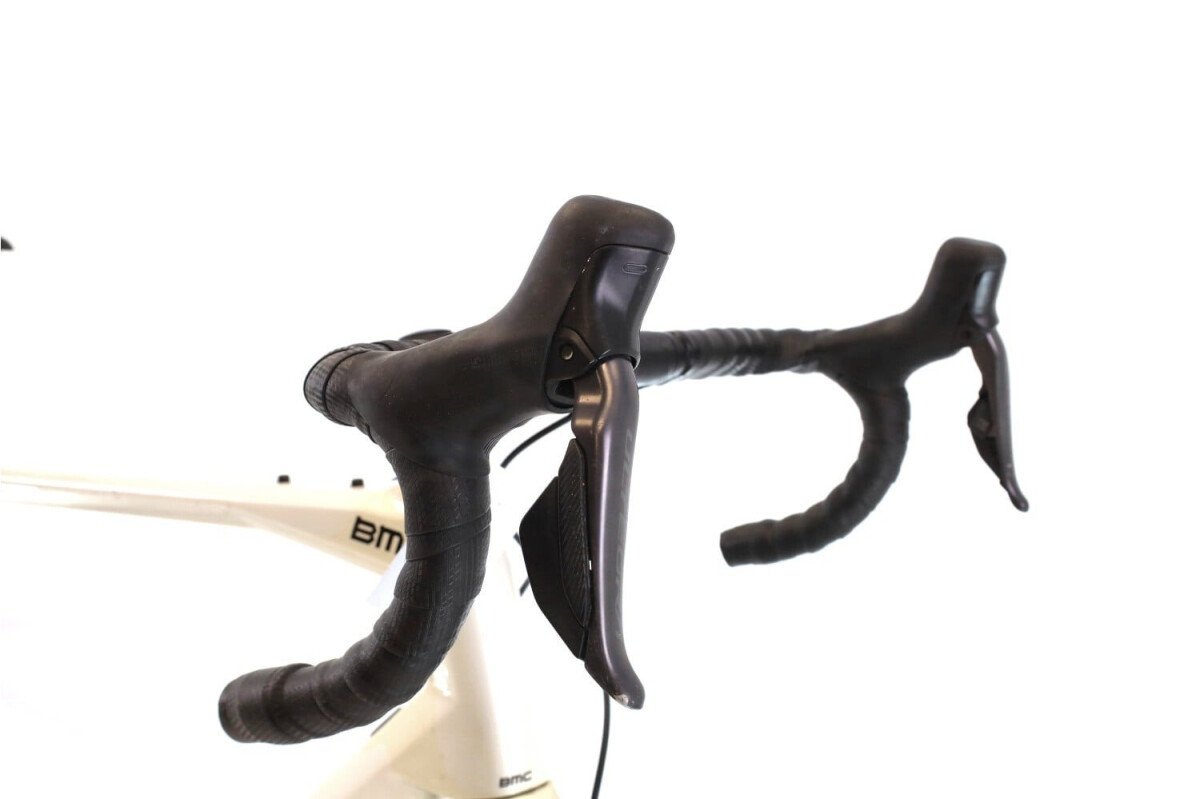 BMC Roadmachine Three Di2 12V 2024