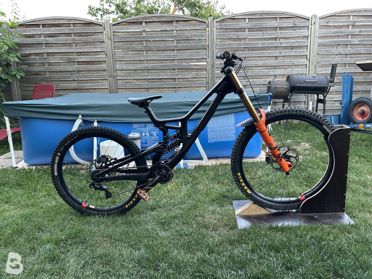 Santa Cruz V10 DH X01/GX Carbon CC 2024