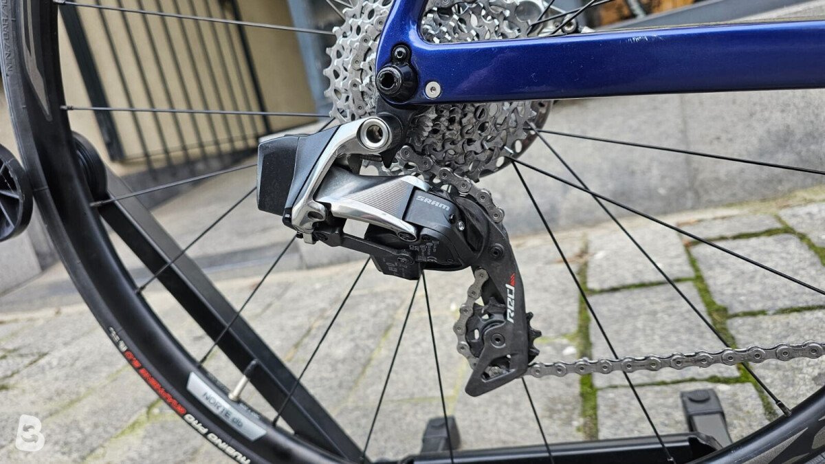 Merida Scultura bahrain edition disc sram red etap axs 2019