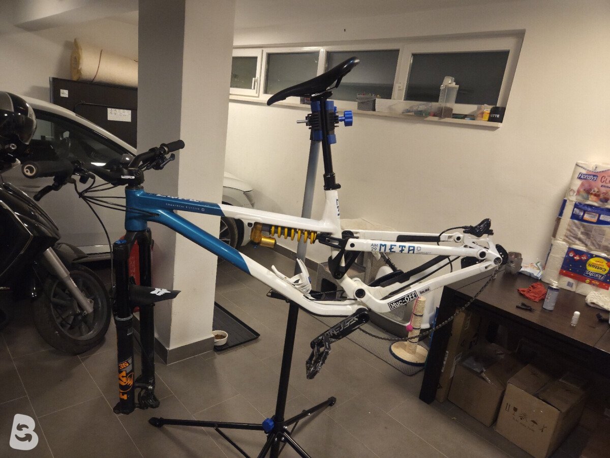 Commencal Meta AM Race 2021