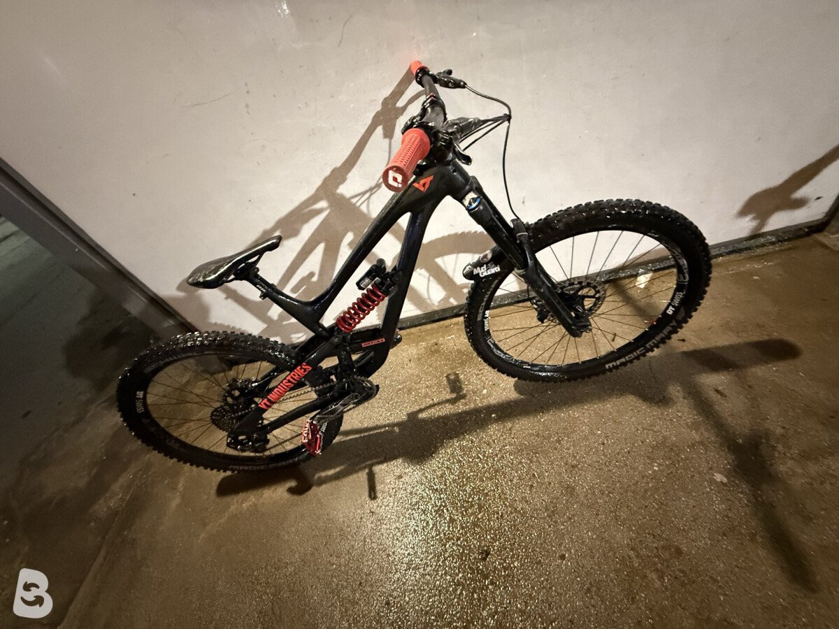 YT Industries Capra Base AL 2020