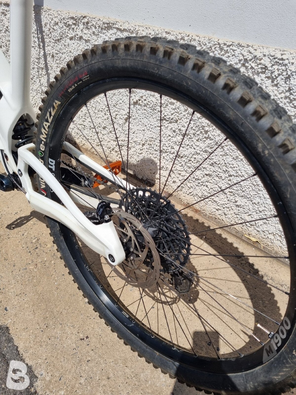 UNNO DASH Elite S2 2024