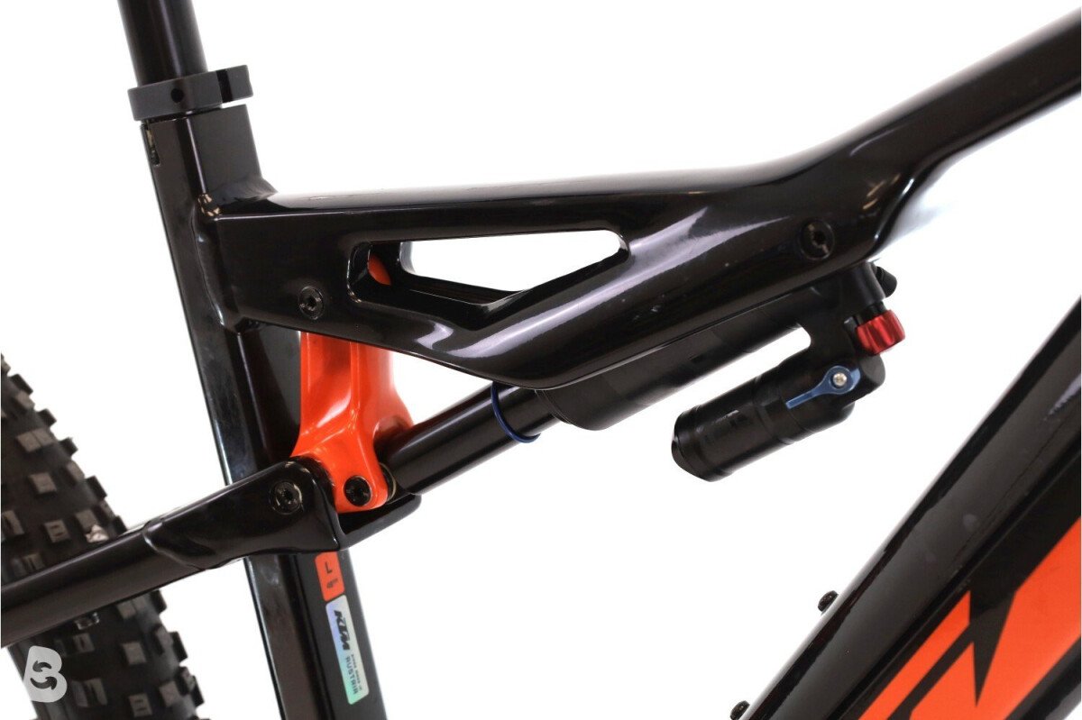 KTM MACINA KAPOHO 7973 2024