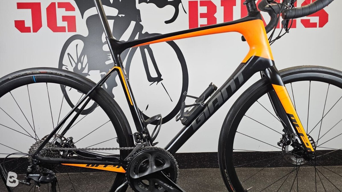 Giant Defy advanced 2 disc + carbon wheels 2019