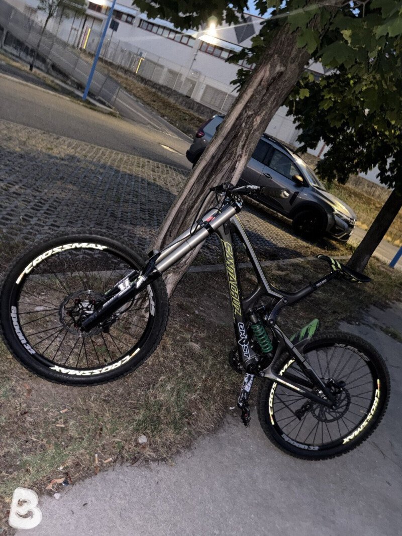 Santa Cruz V10 Carbon 2012