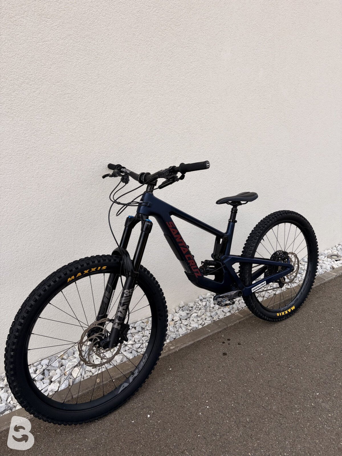 Santa Cruz NOMAD S / Carbon C 2024