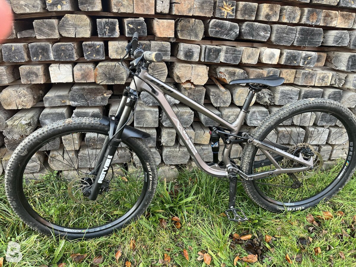 Fuji Rakan 29 1.7 2022