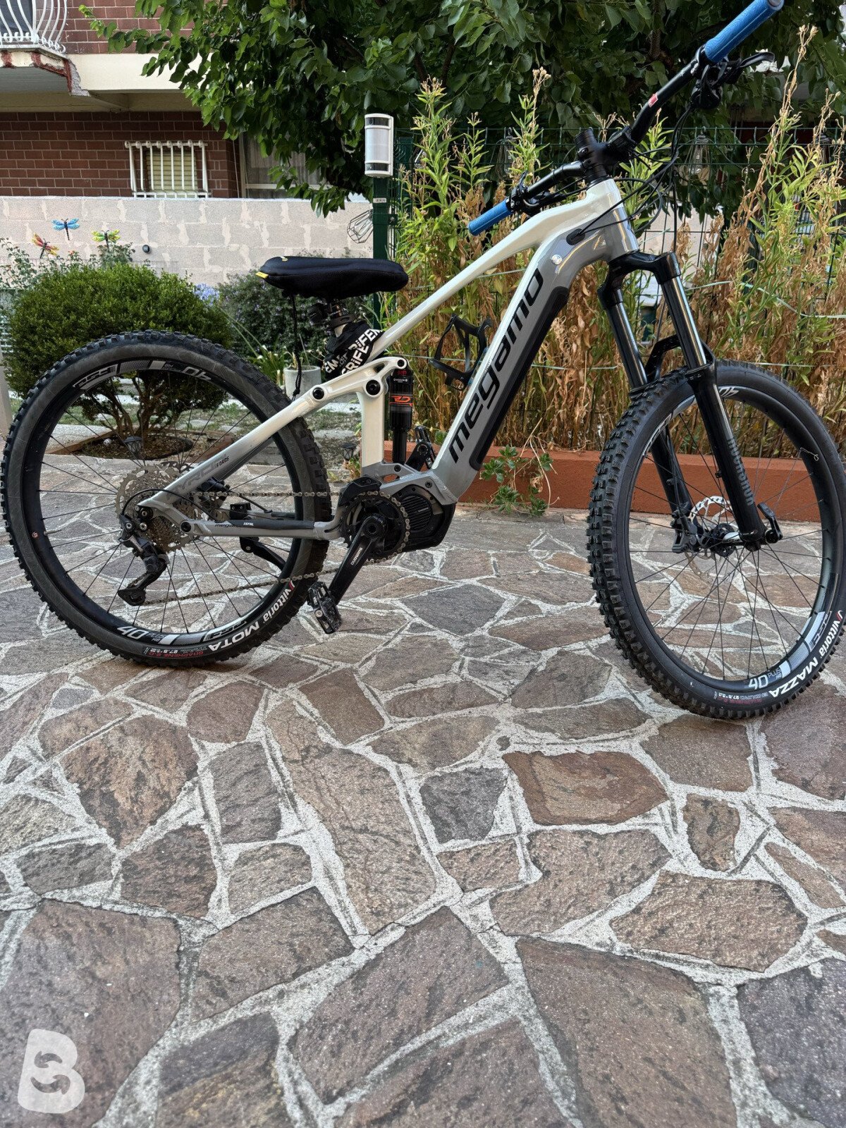 Megamo AYRON FORCE 40 2024