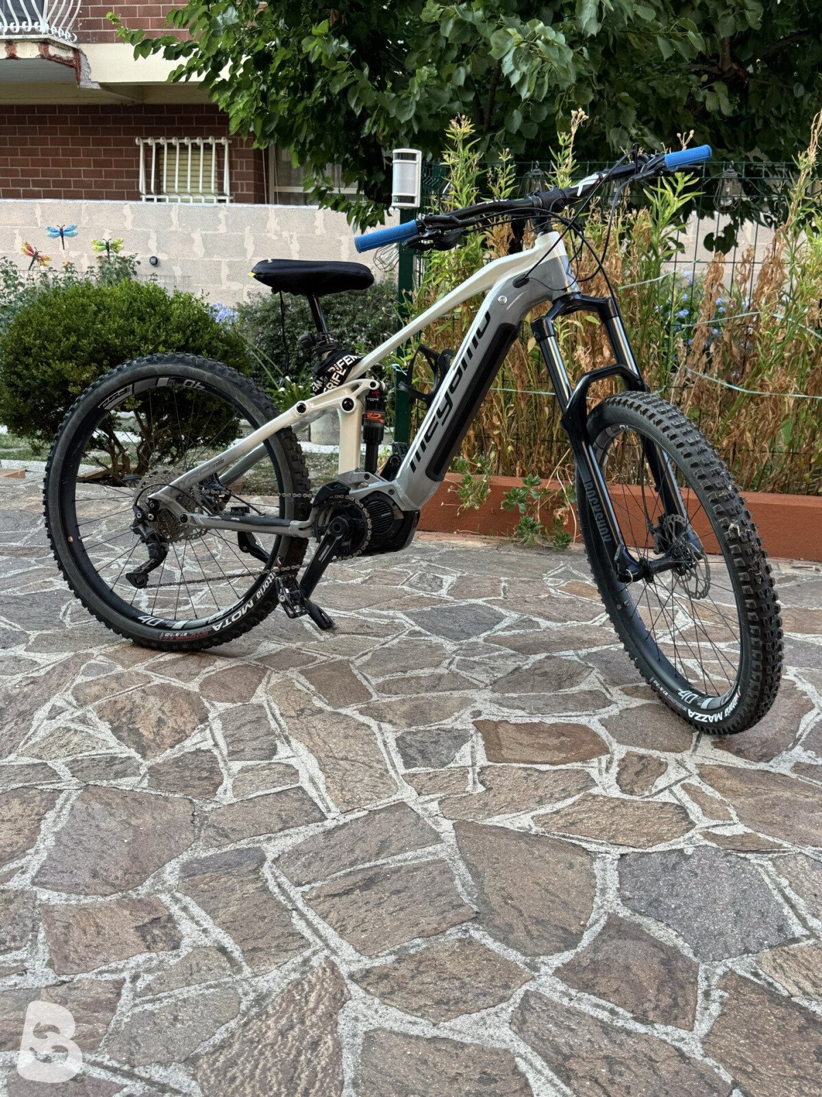 Megamo AYRON FORCE 40 2024