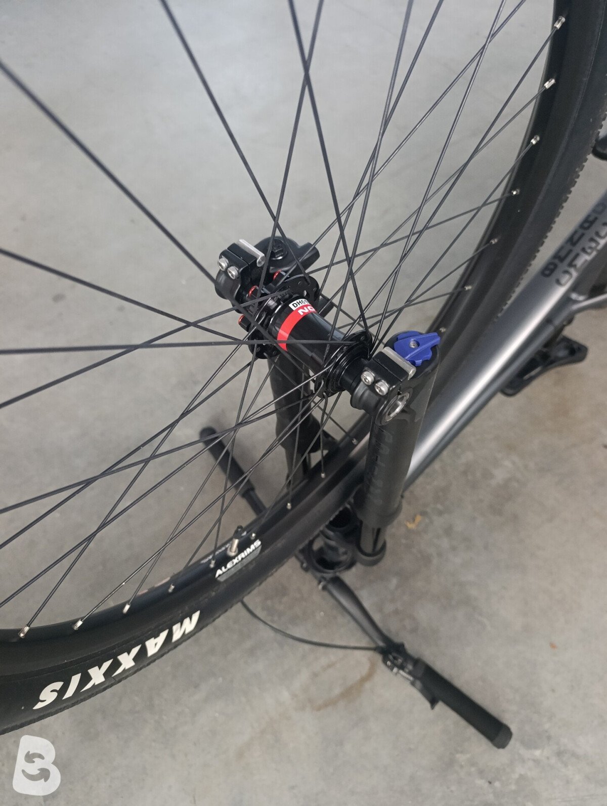 Commencal ABSOLUT 2023