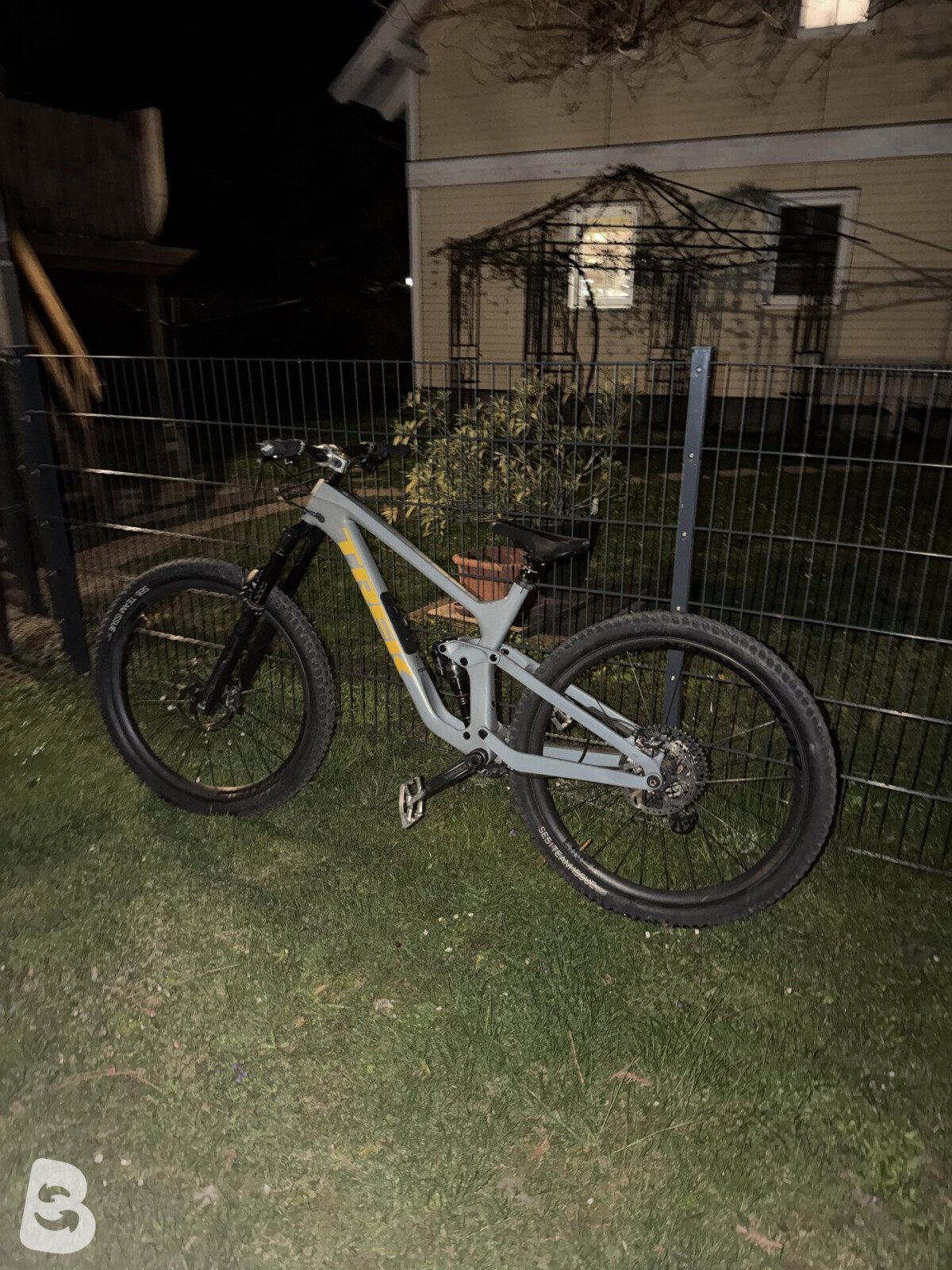 Trek Slash 9.8 GX AXS 2022