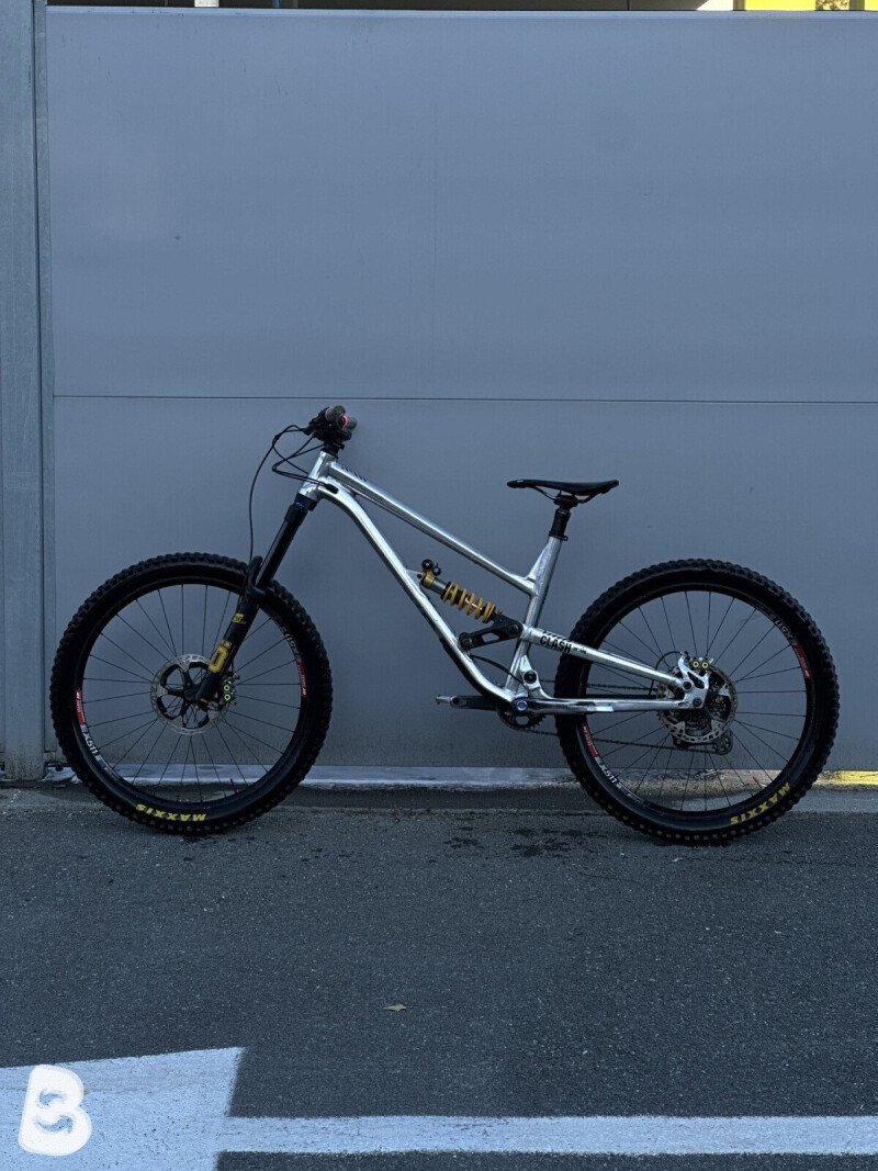 Commencal Clash Öhlins Edition 2021