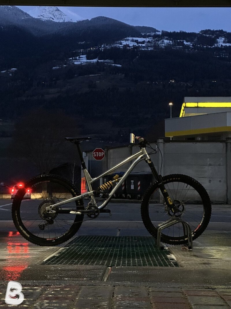 Commencal Clash Öhlins Edition 2021