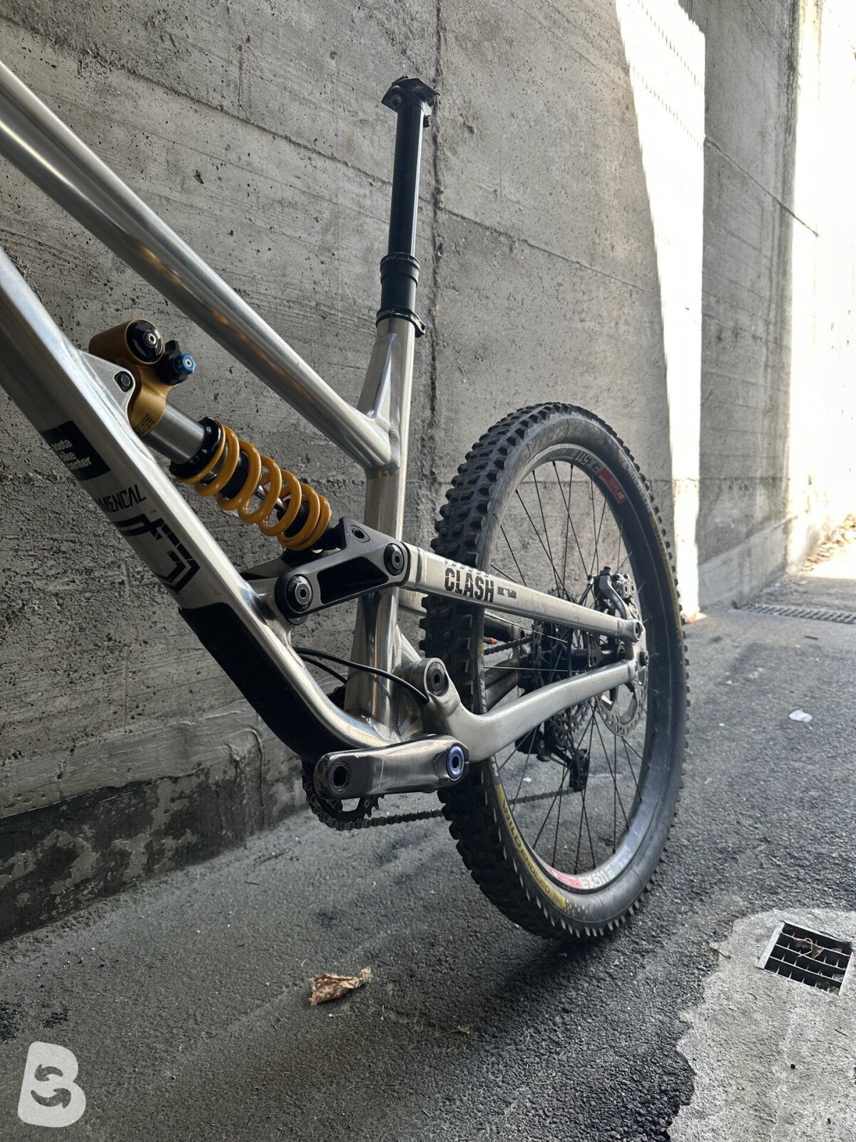 Commencal Clash Öhlins Edition 2021