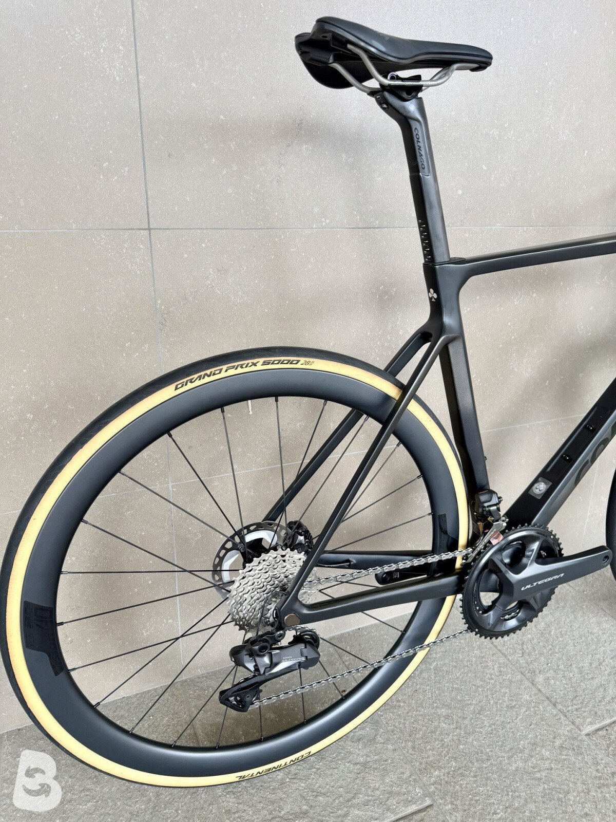 Colnago V4Rs Disc Ultegra Di2 8100 w/Fulcrum Racing Wind 400 Wheels 2023