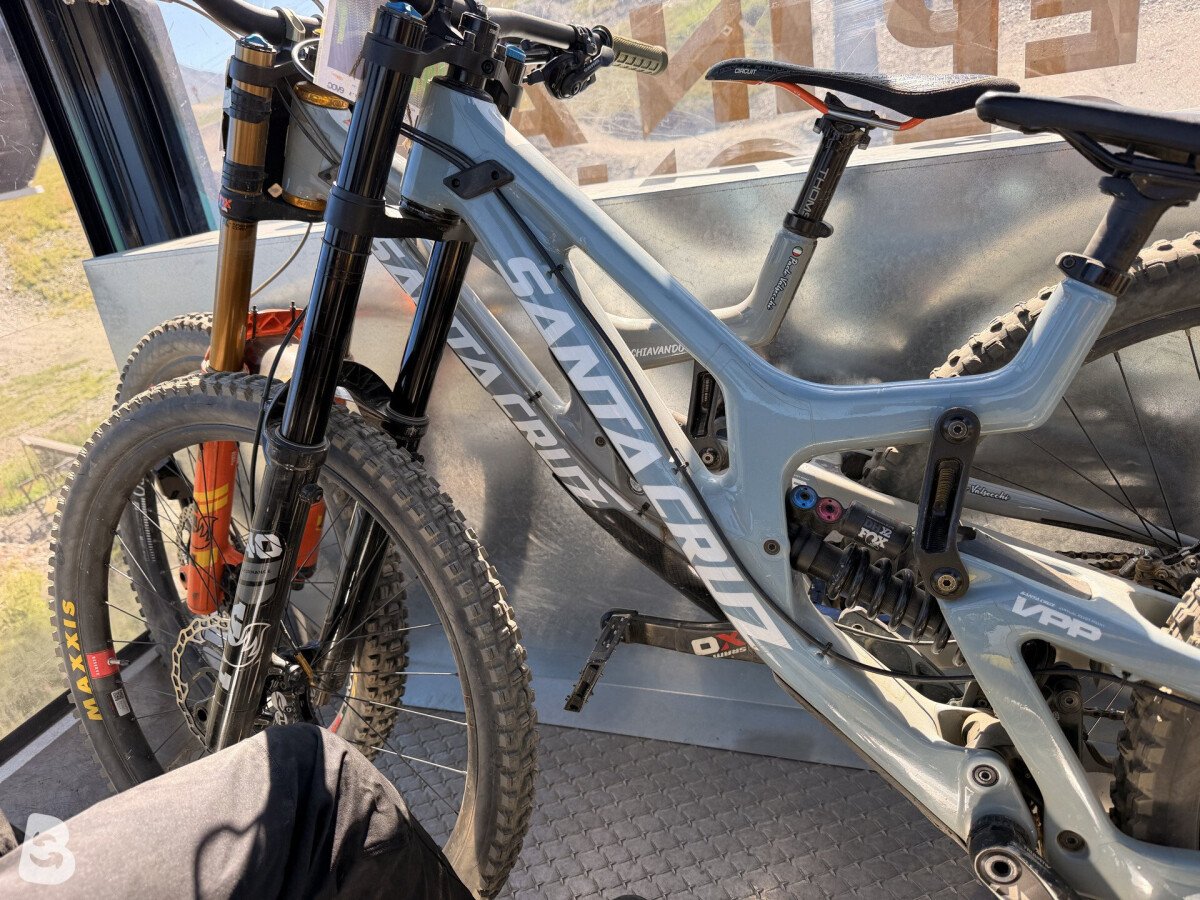 Santa Cruz V10 S MX / Carbon CC 2023