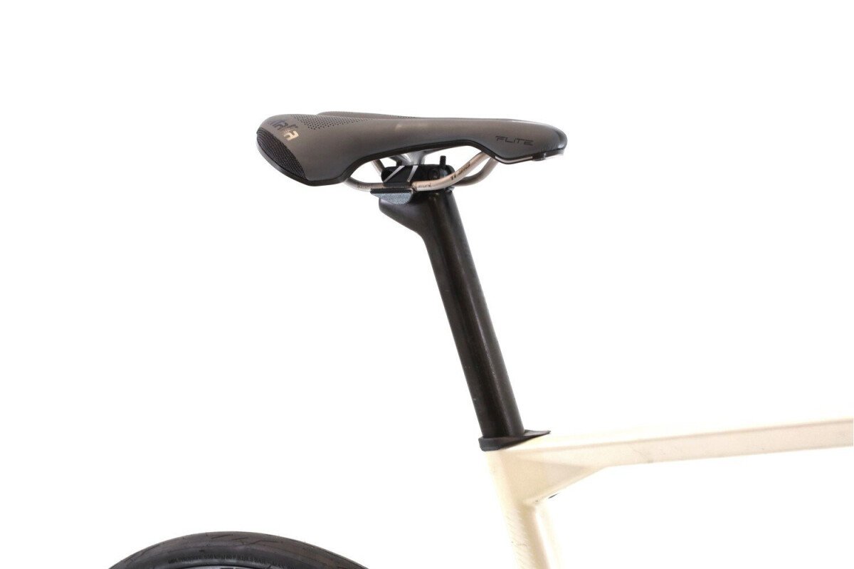 BMC Roadmachine THREE Di2 12V 2024