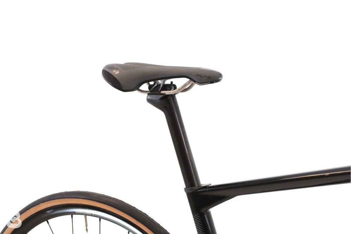 BMC Roadmachine FIVE Di2 12V 2024