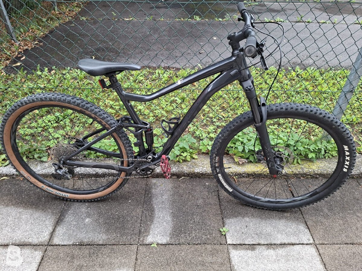 Giant Stance 2 2025