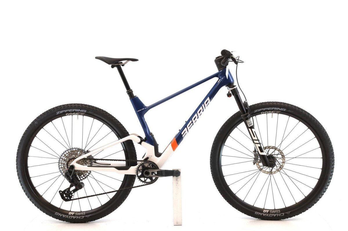 Berria Mako Pro X0 AXS Flight Attendant 2024