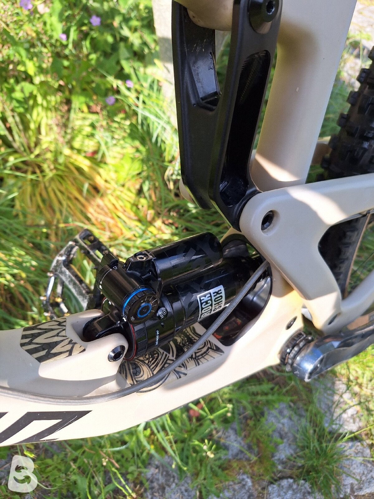 Santa Cruz Nomad V4 2020