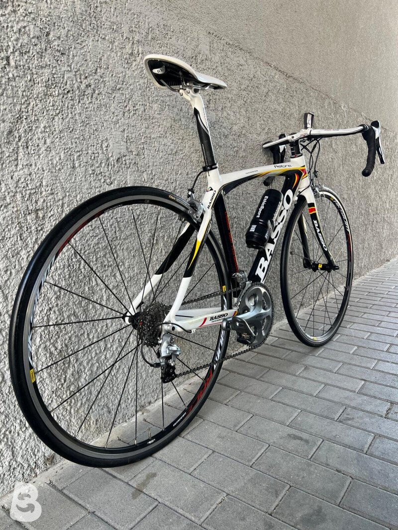 Basso Astra 2011