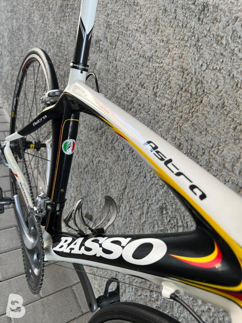 Basso Astra 2011